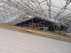 Konesaumakaton asennus.